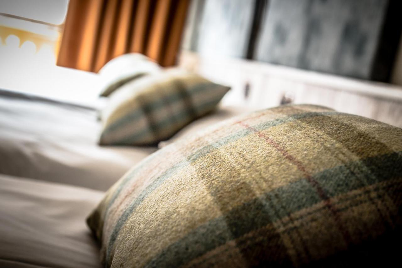 Hotel Comtes De Challant Albergo Etico Valle D'Aosta Фенис Экстерьер фото