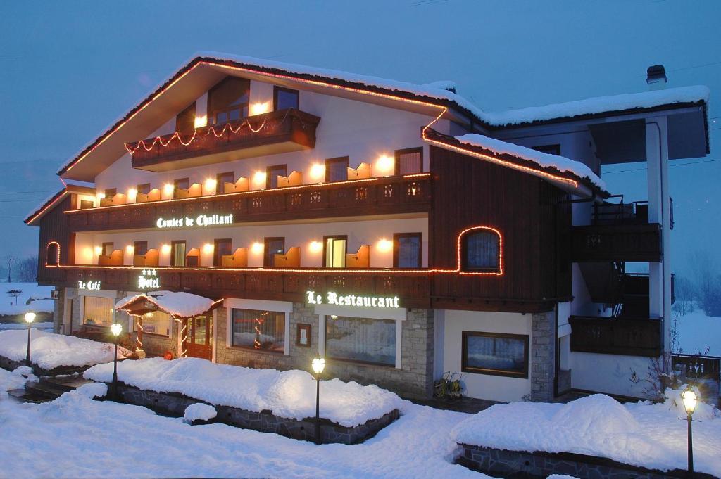 Hotel Comtes De Challant Albergo Etico Valle D'Aosta Фенис Экстерьер фото