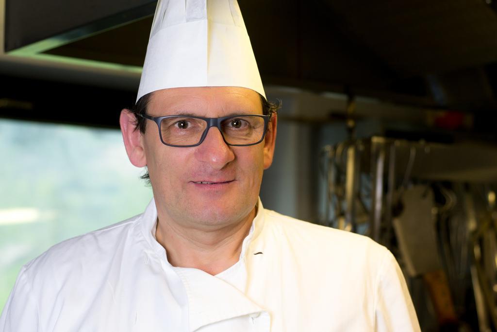 Hotel Comtes De Challant Albergo Etico Valle D'Aosta Фенис Экстерьер фото