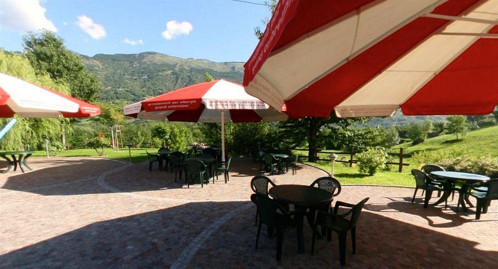Hotel Comtes De Challant Albergo Etico Valle D'Aosta Фенис Экстерьер фото