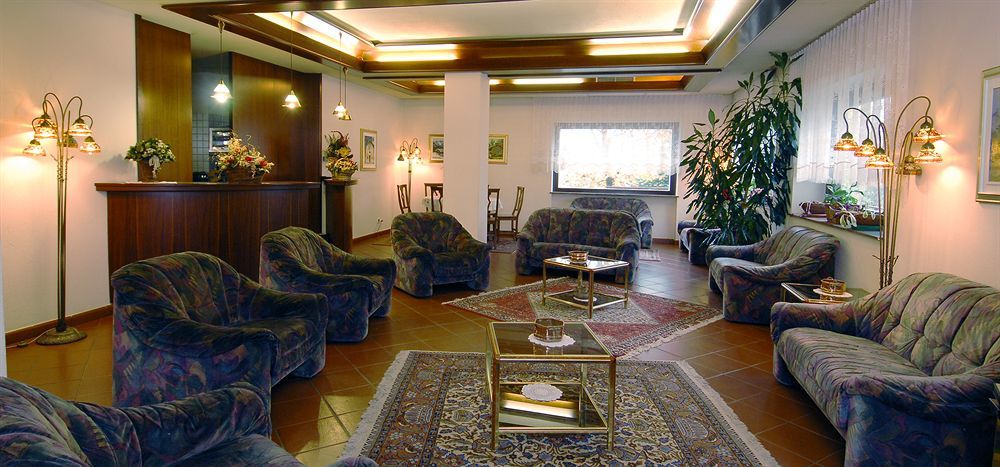 Hotel Comtes De Challant Albergo Etico Valle D'Aosta Фенис Экстерьер фото