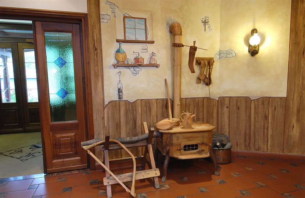 Hotel Comtes De Challant Albergo Etico Valle D'Aosta Фенис Экстерьер фото